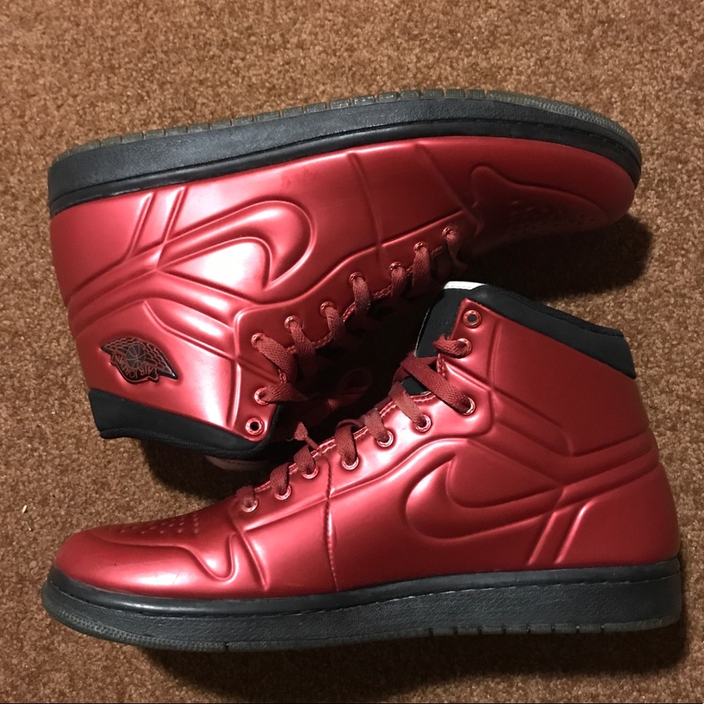 Jordan 1 retro “Anodized red”